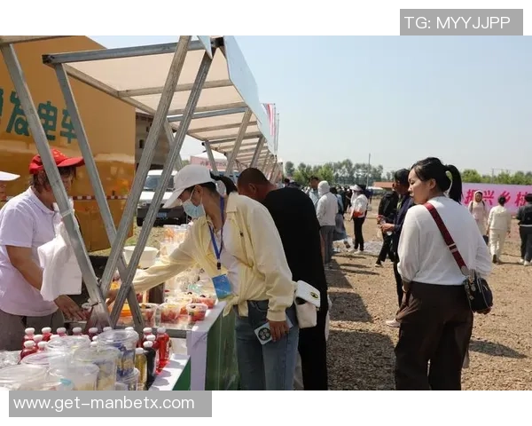 易初莲花足球助力青少年成长打造健康快乐的足球文化新风尚